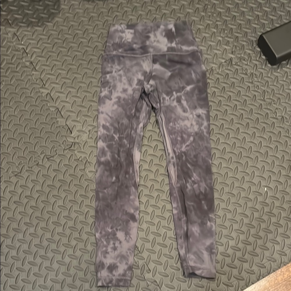 Lululemon diamond dye athletic leggings “28